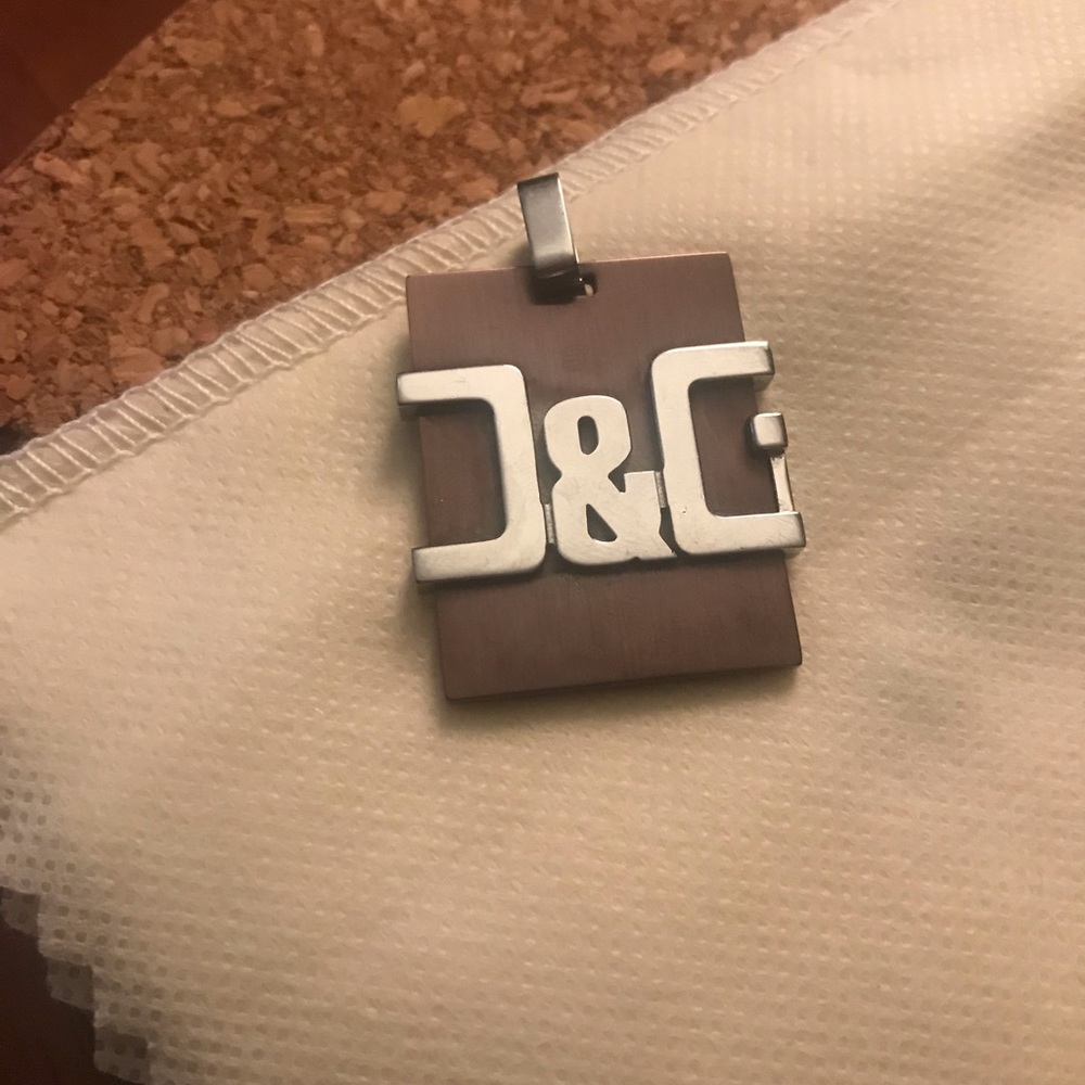 D&G pendant
